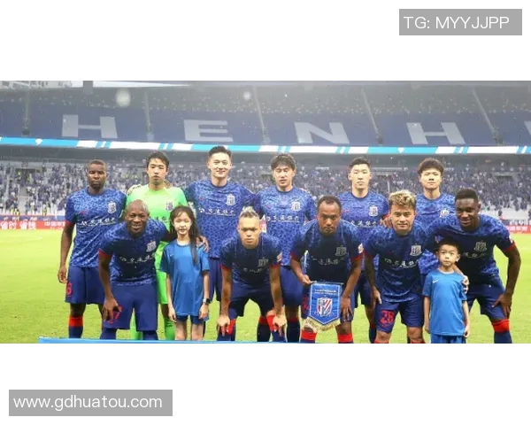 薛姓足球明星的辉煌成就与传奇故事揭秘